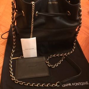 I am selling a ANNE FONTAINE FUR  BUCKET BAG.